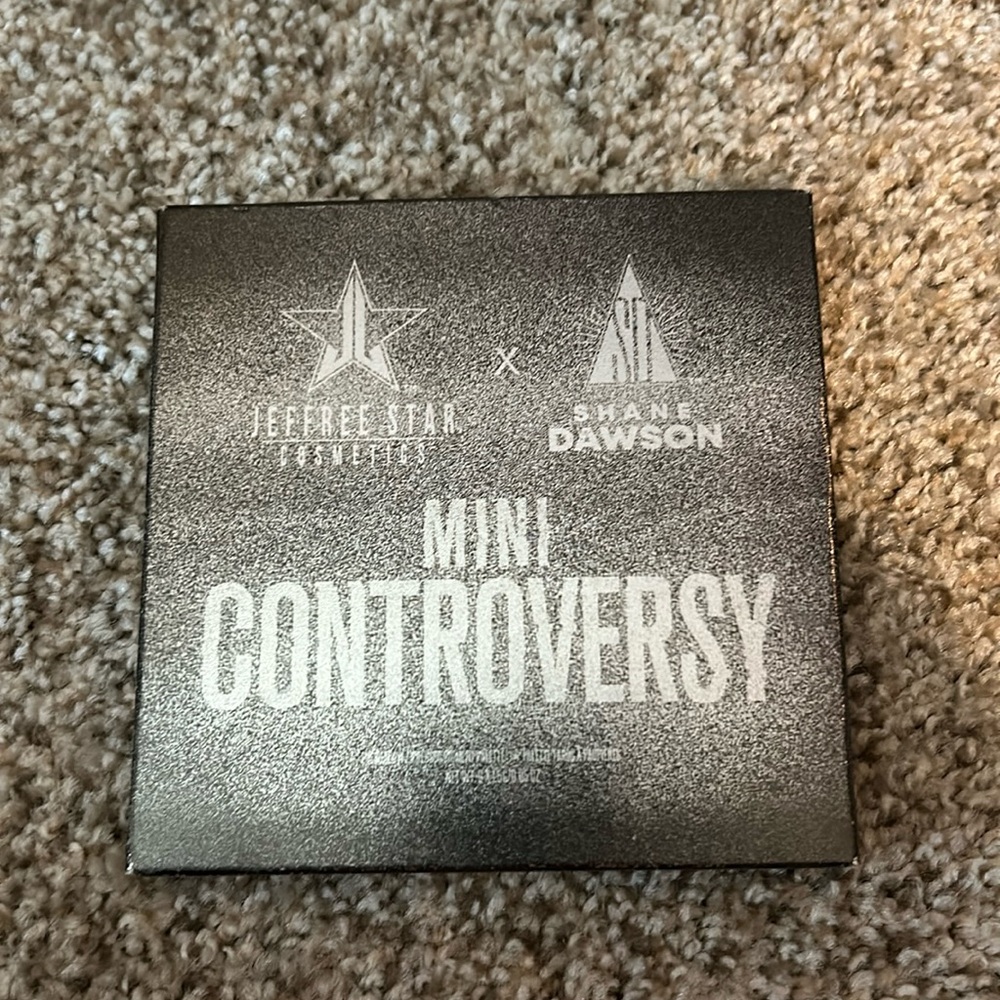 💄NEW Jeffree Star Mini Controversy Palette💄